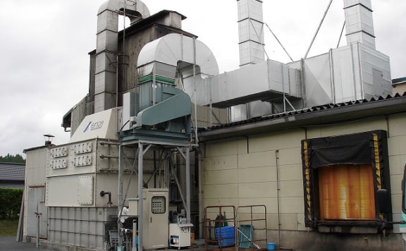 炭火焼鳥工場の排気ガス改善